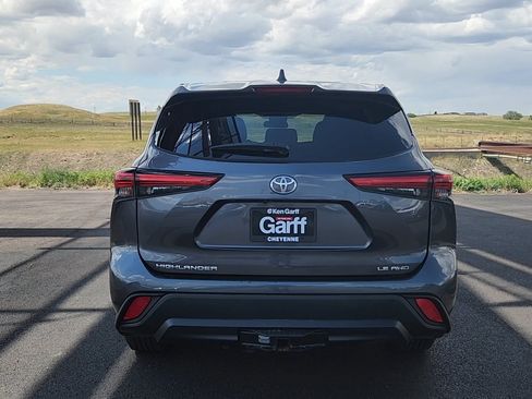 Used 2022 Toyota Highlander LE AWD/4WD image 20