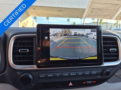 Used 2025 Hyundai Venue Limited image 16