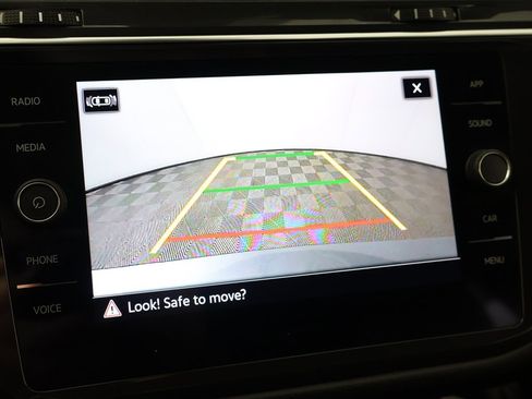 Used 2023 Volkswagen Tiguan SE R-Line image 50