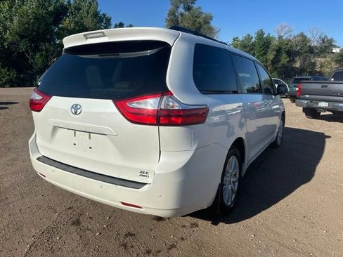 Used 2017 Toyota Sienna XLE w/ XLE Navigation Package AWD/4WD image 7