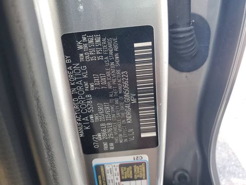 Used 2022 Kia Sorento S FWD image 25