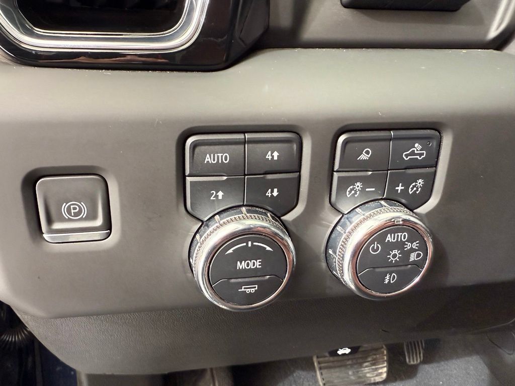 Used 2023 GMC Sierra 1500 Denali Ultimate AWD/4WD image 32