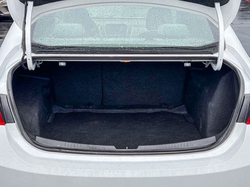 Used 2018 Chevrolet Malibu LT image 25