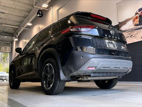 Used 2023 Nissan Rogue SV AWD/4WD image 5