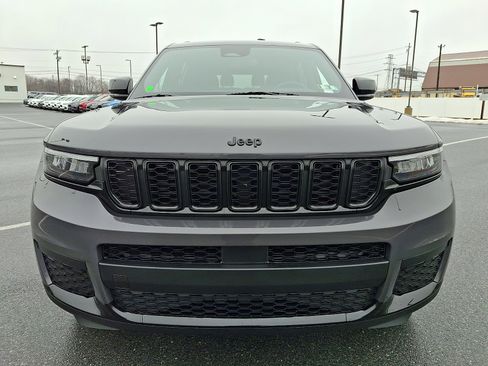 Used 2023 Jeep Grand Cherokee L Laredo image 2