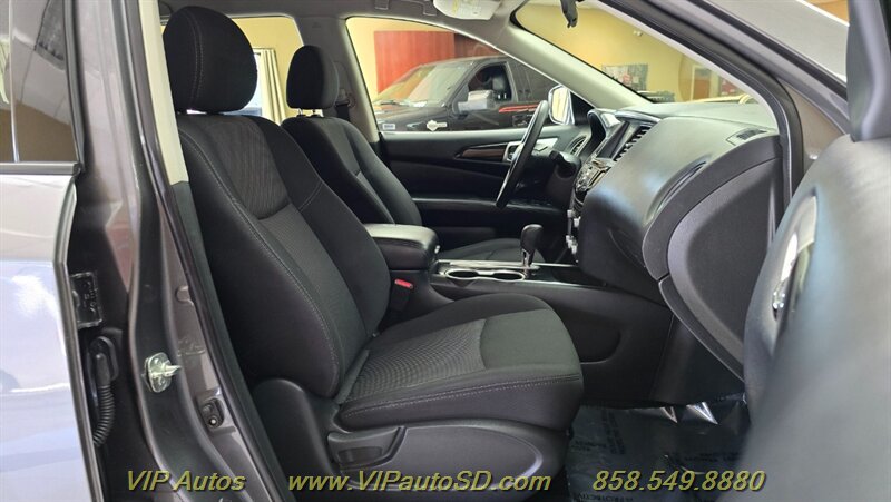 Used 2019 Nissan Pathfinder S FWD image 13