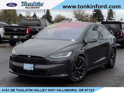 Used 2024 Tesla Model X image 1