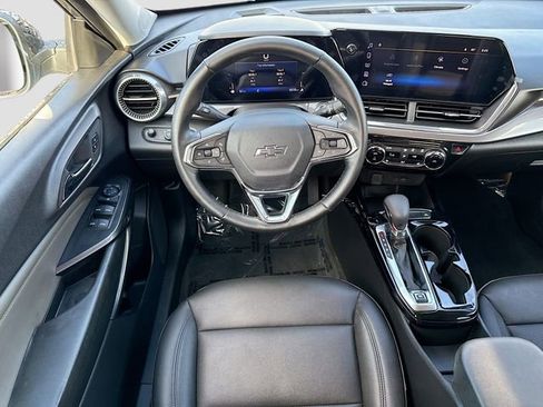Used 2025 Chevrolet Trax ACTIV w/ Driver Confidence Package FWD image 21