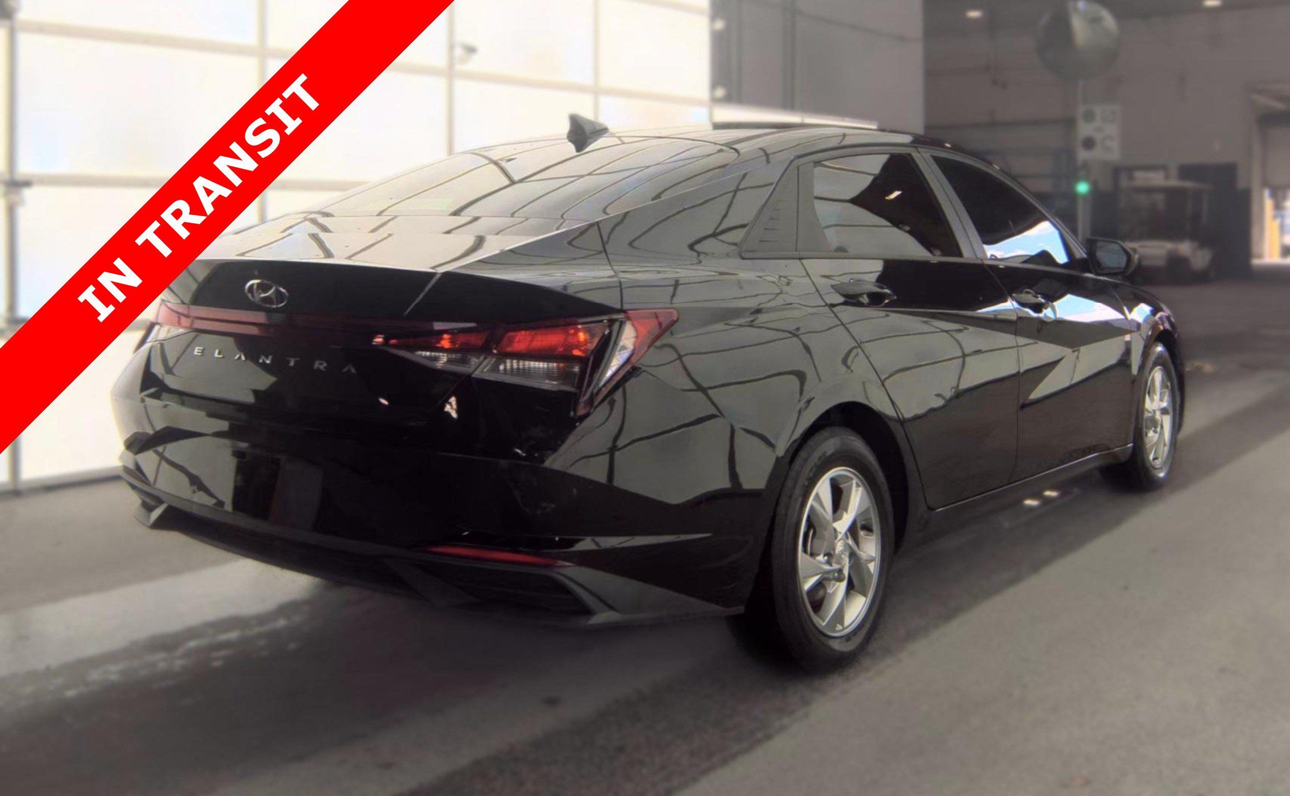 Used 2021 Hyundai Elantra SE FWD image 5
