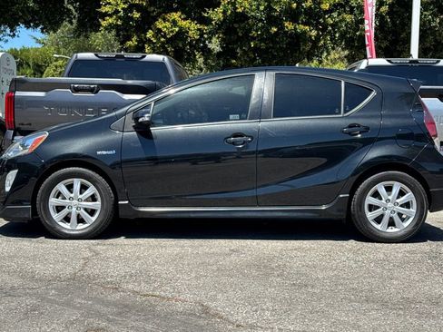 Used 2017 Toyota Prius C Two FWD image 6