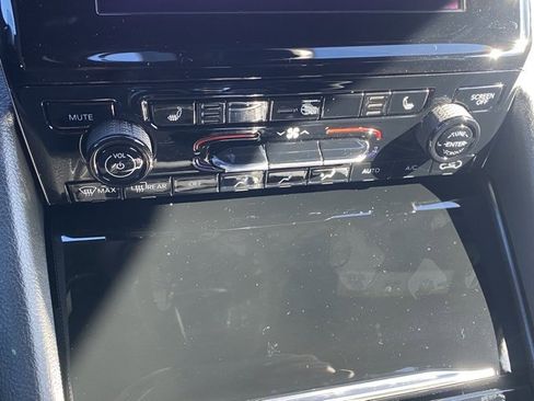 New 2025 Jeep Grand Cherokee Altitude image 22