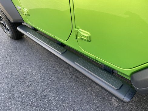 Used 2019 Jeep Wrangler Unlimited Sport image 39