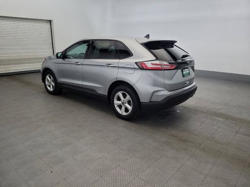 Used 2021 Ford Edge SE FWD image 3