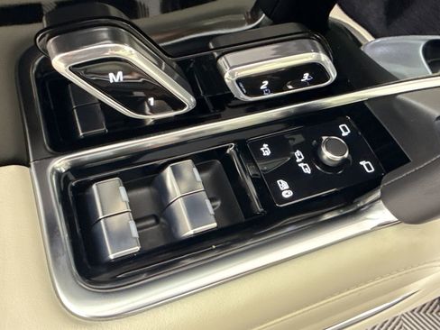 New 2026 Land Rover Range Rover Long Wheelbase SE AWD/4WD image 19