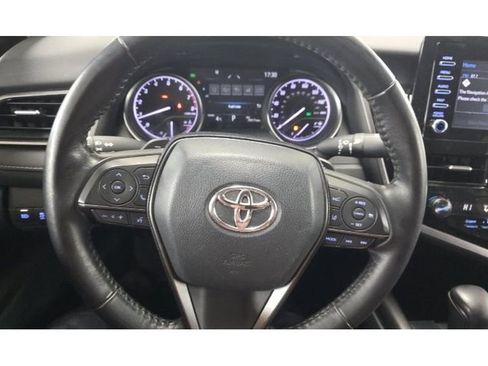 Used 2021 Toyota Camry SE image 7