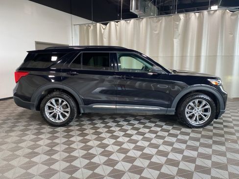 Used 2022 Ford Explorer XLT w/ Equipment Group 202A image 18
