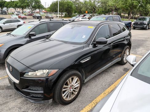 Used 2019 Jaguar F-PACE Prestige AWD/4WD image 3