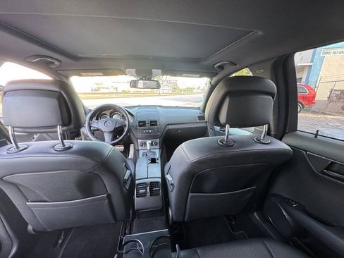 Used 2009 Mercedes-Benz C 300 Sedan image 32