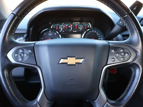 Used 2015 Chevrolet Suburban LT image 14