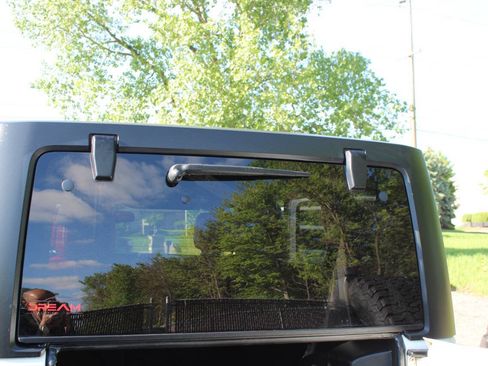 Used 2013 Jeep Wrangler Unlimited Rubicon AWD/4WD image 19