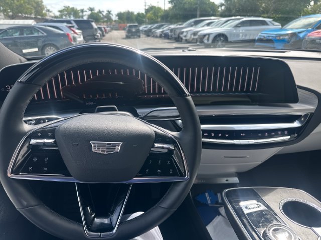 Used 2023 Cadillac Lyriq 2WD image 12