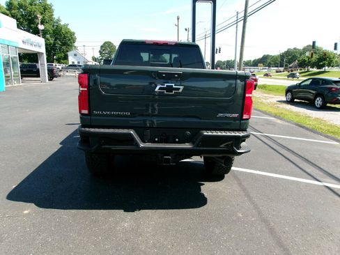New 2026 Chevrolet Silverado 2500 ZR2 AWD/4WD image 4