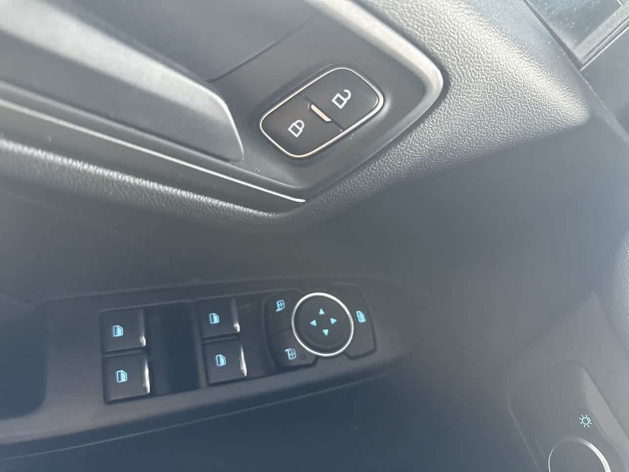 Used 2025 Ford Escape Active FWD image 17
