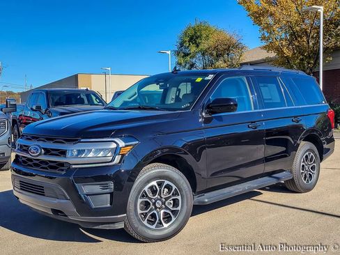 Used 2024 Ford Expedition XLT image 2