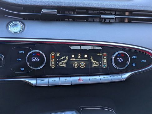 Used 2022 Genesis GV70 2.5T w/ Advanced Package image 22