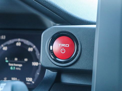 Used 2025 Toyota 4Runner TRD Off-Road image 19