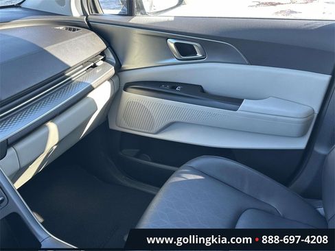 Certified 2023 Kia Carnival LX image 30