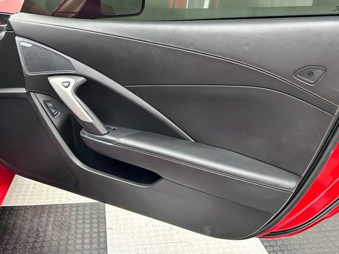 Used 2014 Chevrolet Corvette Stingray Coupe RWD image 15