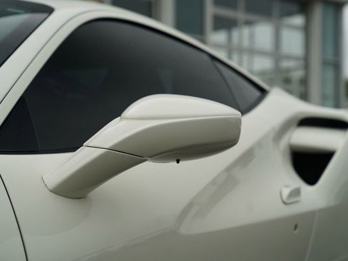 Used 2017 Ferrari 488 GTB RWD image 7
