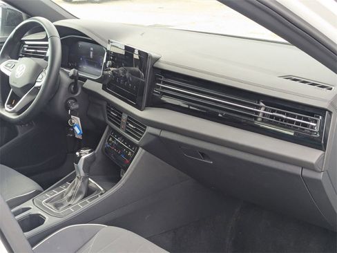 Used 2025 Volkswagen Jetta Sport image 29