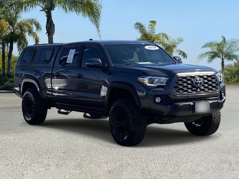 Used 2020 Toyota Tacoma TRD Off-Road w/ TRD Premium Off Road Package AWD/4WD image 6
