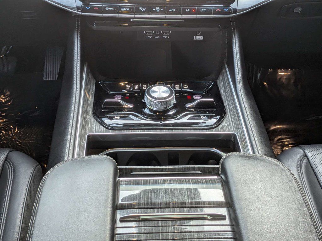 Used 2022 Jeep Wagoneer Series III w/ Premium Group I AWD/4WD image 21