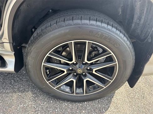 Used 2022 Lexus GX 460 Premium image 11