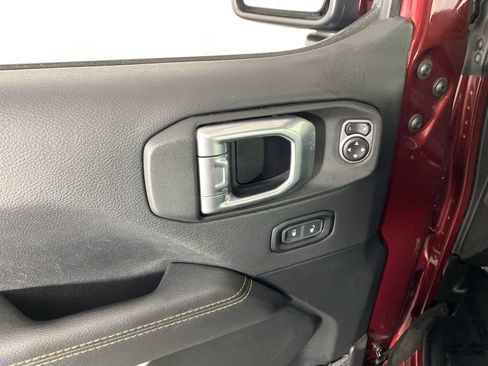 Used 2021 Jeep Gladiator Overland AWD/4WD image 14