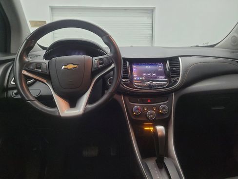 Used 2021 Chevrolet Trax LT w/ Driver Confidence Package FWD image 22