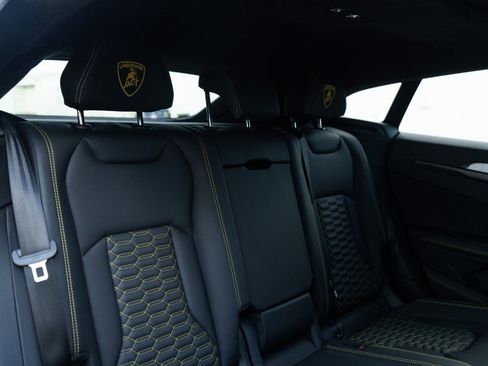 Used 2021 Lamborghini Urus image 27