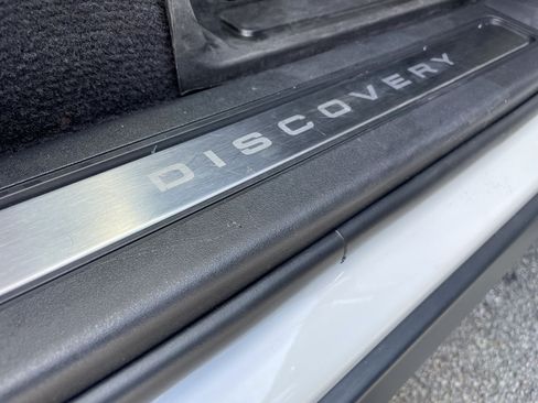 Certified 2025 Land Rover Discovery Dynamic SE AWD/4WD image 42