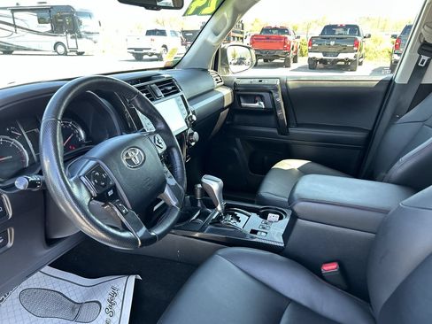 Used 2024 Toyota 4Runner TRD Off-Road Premium w/ Off Road Premium Plus Package AWD/4WD image 23
