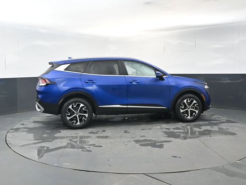 Certified 2023 Kia Sportage EX image 6