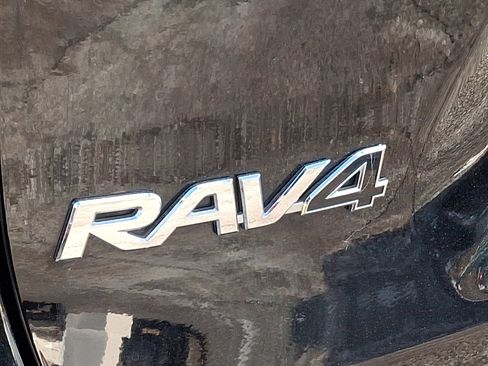 Certified 2021 Toyota RAV4 XLE image 30