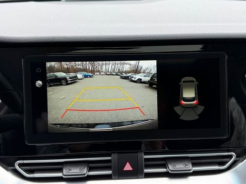 Used 2022 Kia Niro EX Premium image 24