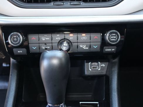 Used 2025 Jeep Compass Limited AWD/4WD image 45