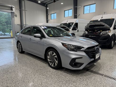 Used 2024 Subaru Legacy Limited AWD/4WD image 3