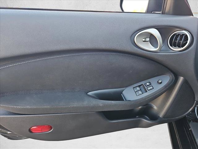 Used 2015 Nissan 370Z Coupe RWD image 10
