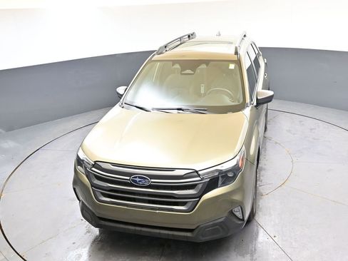 Used 2025 Subaru Forester Premium AWD/4WD image 37