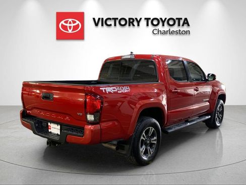 Used 2019 Toyota Tacoma TRD Sport image 7